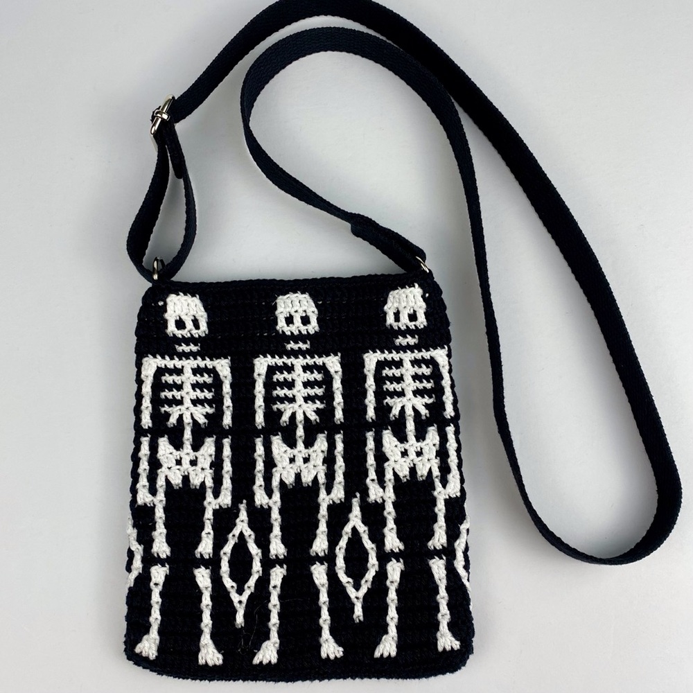 Crochet Small Crossbody Bag 6.5 x 7.5 in, Goth Halloween Phone Pouch New